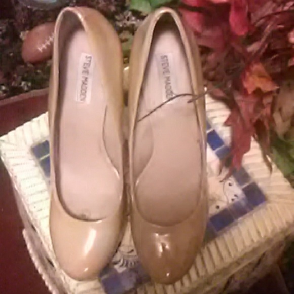 Shoes - Picture 2 of 5